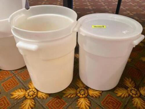 (3) 22 QT PLASTIC CONTAINERS - ONLY (1) LID