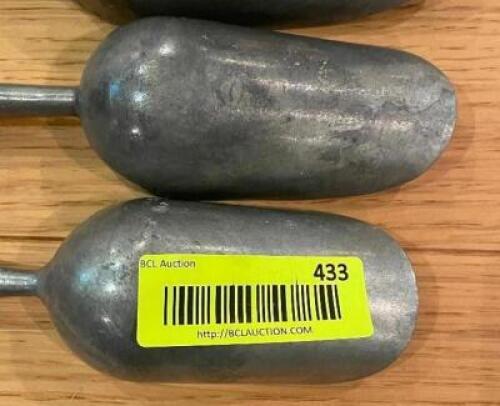(4) SMALL METAL INGREDIENTS SCOOPS