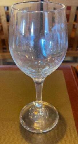 (14) WINE GLASSES