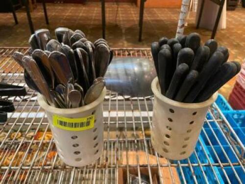 (1) LOT OF ASSORTED KNIVES