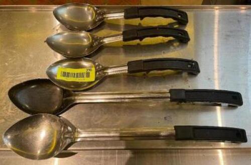 (5) STAINLESS SERVING SPOONS W/ BLACK PLASTIC HANDLES