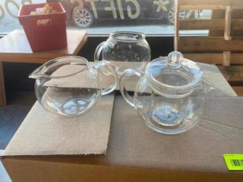 (24) GLASS TEA PITCHERS