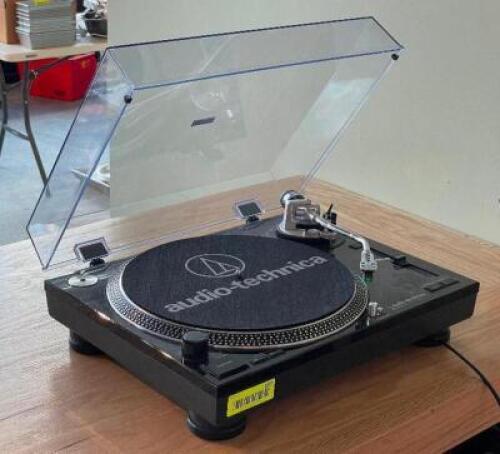 AUDIO TECHNICA DIRECT DRIVE TURNTABLE AND PIONEER STEREO RECEIVER SET