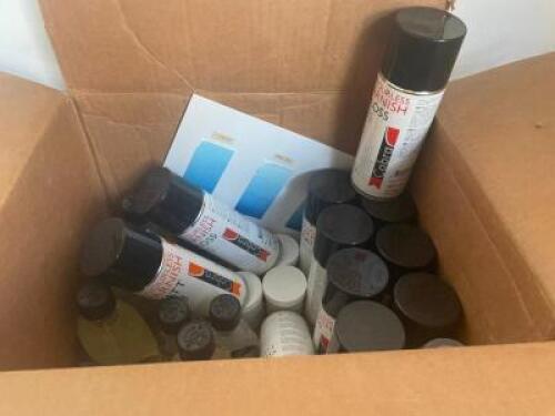 (1) BOX OF ASSORTED SPRAY GLOSS / SPRAY PAINT