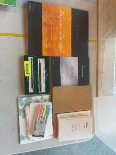 (1) LOT OF ASSORTED ART SUPPLIES