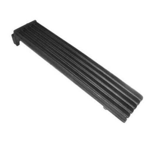 DESCRIPTION: (2) CAST IRON TOP GRATE BRAND/MODEL: VULCAN #61202 INFORMATION: BLACK RETAIL$: $104.49 EA SIZE: MUST COME INSPECT QTY: 2