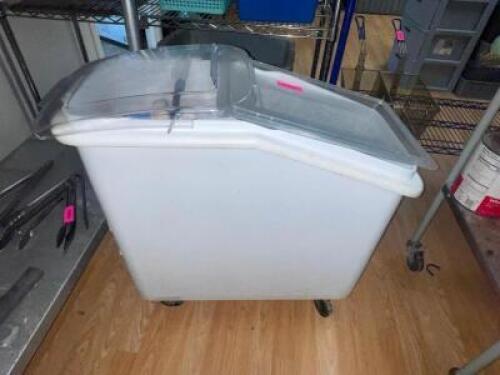 ROLL ABOUT 15 GALLON INGREDIENTS BIN