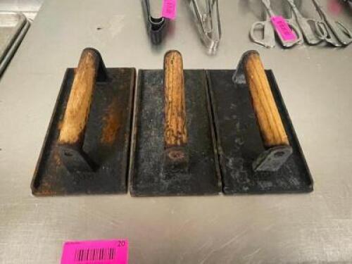 (3) GRILL PLATES / WEIGHTS