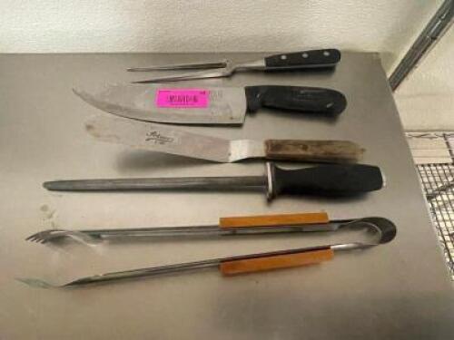 (5) PIECE STAINLESS KNIFE AND BBQ SERVING SET.
