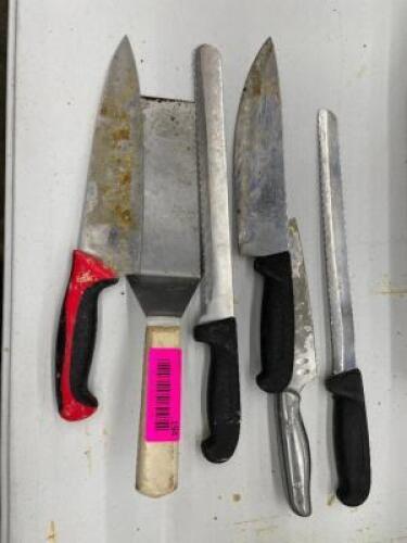 ASSORTED KNIVES