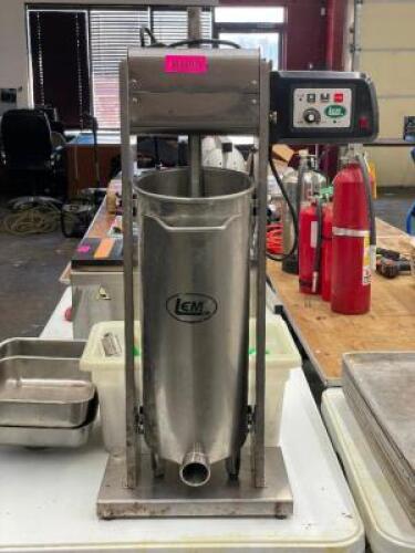 VERTICAL SAUSAGE STUFFER WITH ACCESSORIES