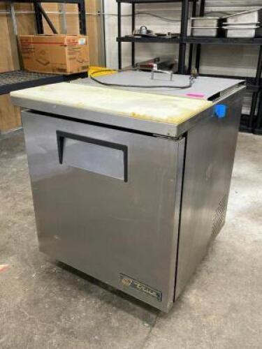 TRUE PREP REACH IN COOLER WITH CUTTING BOARD TOP