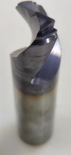 DESCRIPTION: (1) SOLID CARBIDE FLUTE BOTTOM STEP COUNTERBORE BRAND/MODEL: MADE IN USA 0530CR2D1AAB RETAIL$: 129.58 SIZE: 0.53 QTY: 1