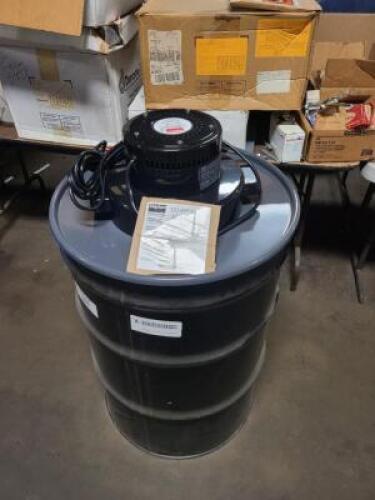 DESCRIPTION (1) DRUM TOP VACUUM HEAD WITH 55 GALLON DRUM BRAND/MODEL&nbsp;DAYTON/4YE63 ADDITIONAL INFORMATION&nbsp;4HP, WET/DRY, 100CFM, RETAILS FOR $615 THIS L