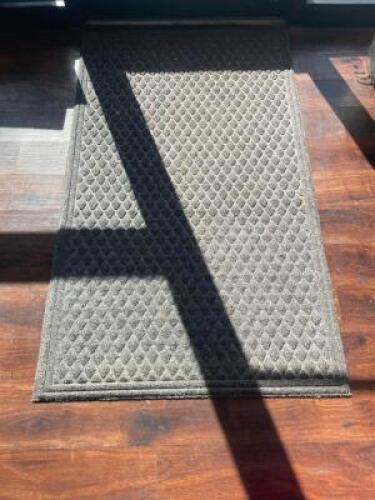 DESCRIPTION: 5' X 3' TRAFFIC MAT SIZE 5' X 3' LOCATION: FRONT QTY: 1