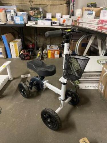 MEDICAL KNEE SCOOTER IN WHITE