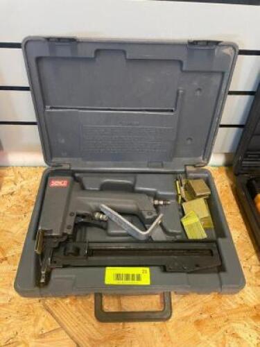 SENCO PNEUMATIC NAIL GUN WITH CASE