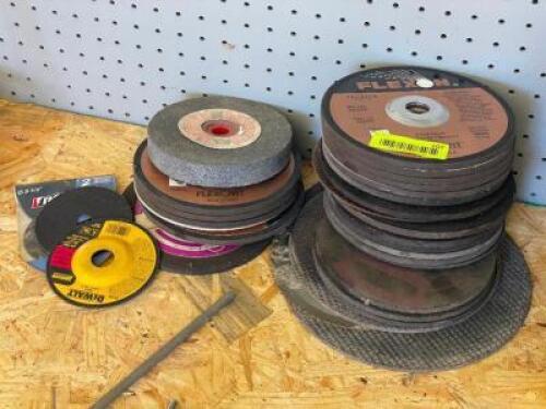 LARGE GROUP OF ASSORTED GRIDING WHEELS