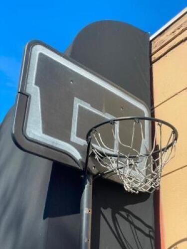 BASKETBALL HOOP