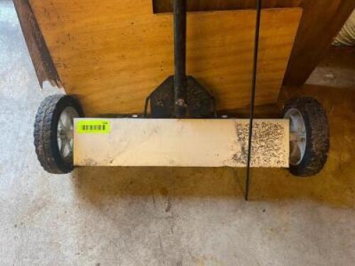MAGNETIC FLOOR SWEEP
