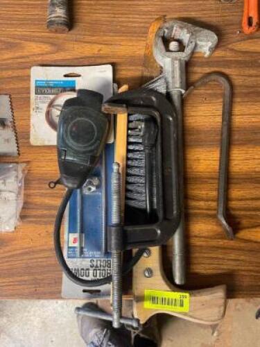 SMALL GROUP OF HAND TOOLS