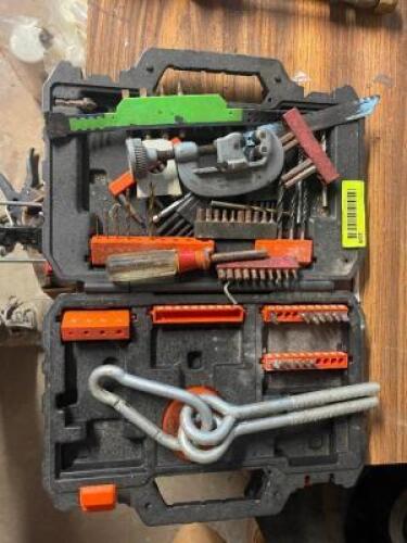 SMALL GROUP OF HAND TOOLS