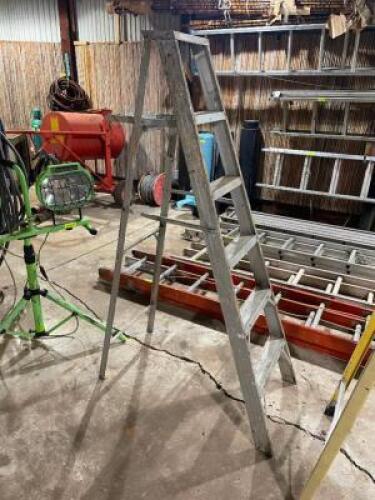 6 FT. STEP LADDER