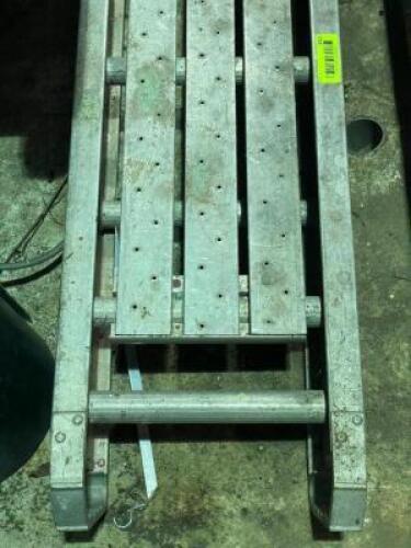 20 FT. SINGLE PERSON PLATFORM / STAGE