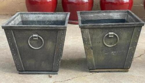 (2) - MATCHING PLANTERS