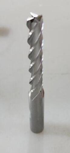 DESCRIPTION: (1) HSS SQ END MILL BRAND/MODEL: HERTEL 41118357 RETAIL$: 33.2 SIZE: 5/16" 3/8" SD 2" LOC QTY: 1