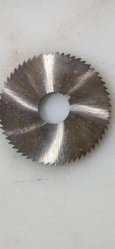 DESCRIPTION: (2) HSS 60-TOOTH SCREW SLOTTING SAW BRAND/MODEL: MALCO SS214064586 RETAIL$: $27.59 EA SIZE: 2-1/4" DIA, 0.064" THICK 5/8" ARBOR HOLE QTY: