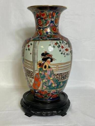 VINTAGE ASIAN PORCELAIN VASE
