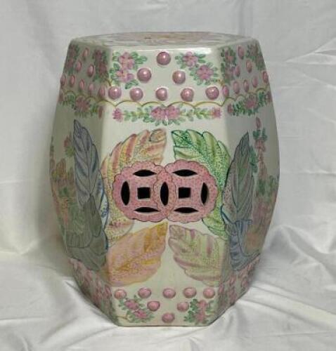 VINTAGE IMARI PORCELAIN GARDEN STOOL