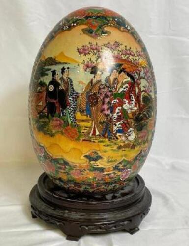 VINTAGE IMARI PORCELAIN EGG
