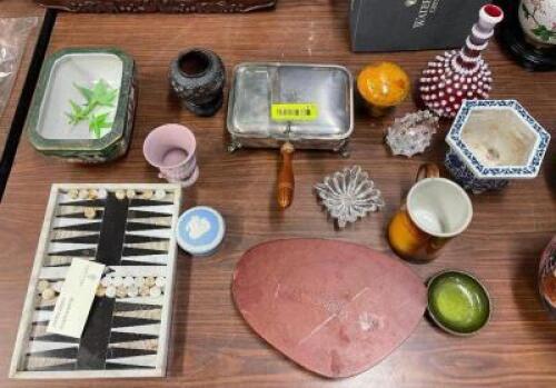 LARGE GROUP OF MINIATURE DECOR PIECES