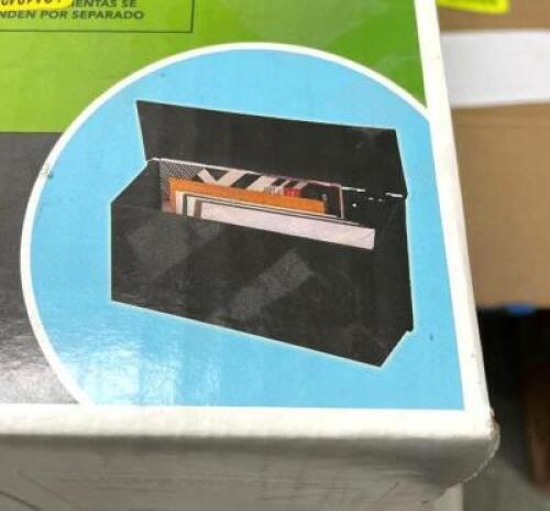 MEDIUM SIZED MAILBOX IN BLACK