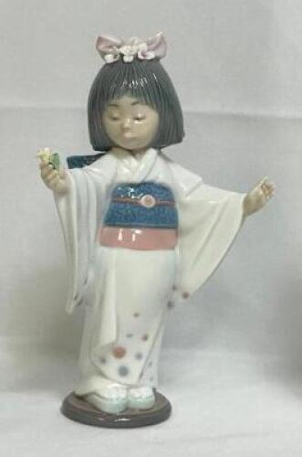 LLADRO PORCELAIN FIGURINE