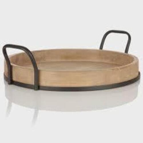 DESCRIPTION: (1) ROUND RUSTIC BROWN WOOD SERVING TRAY BRAND/MODEL: BETTER HOMES AND GARDENS INFORMATION: NATURAL RETAIL$: $40.00 EA SIZE: 18.5X17 QTY: