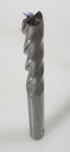 DESCRIPTION: (4) SOLID CARBIDE SQ END MILLS BRAND/MODEL: KYOCERA 33127 RETAIL$: 48.25 SIZE: 3/8" DIA QTY: 4
