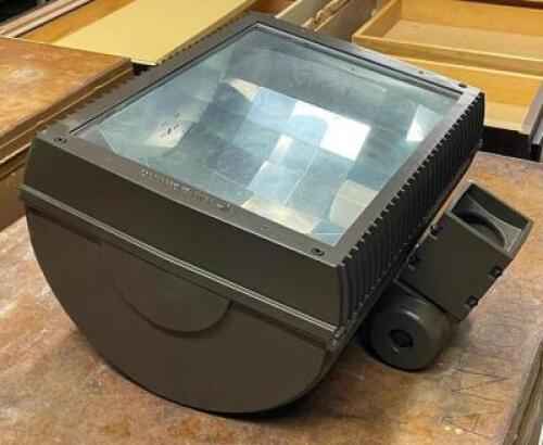COMMERCIAL STRENGTH 400MH 277 VOLT ARCHITECTURAL FLOODLIGHT