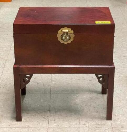 18" DECORATIVE END TABLE / STORAGE BOX