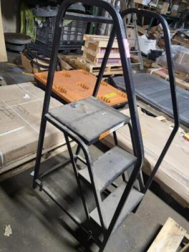 DESCRIPTION: (1) STEP LADDER WITH PLATFORM AND HANDLES INFORMATION: BLACK RETAIL$: $704.00 EA SIZE: 54X26 QTY: 1