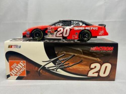 TONY STEWART #20 HOME DEPOT 2003 MONTE CARLO 1:24 SCALE AUTHENTIC STOCK CAR