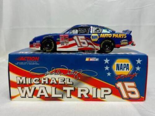 MICHAEL WALTRIP #15 NAPA / STARS AND STRIPES 2001 MONTE CARLO 1:24 SCALE AUTHENTIC STOCK CAR
