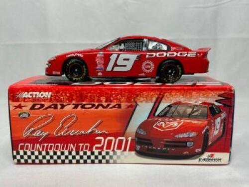 #19 DODGE SHOW CAR 2000 DODGE INTREPID R/T 1:24 SCALE AUTHENTIC STOCK CAR