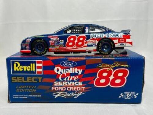 DALE JARRETT #88 QUALITY CARE FORD CREDIT 1998 FORD TARUS 1:24 SCALE AUTHENTIC STOCK CAR