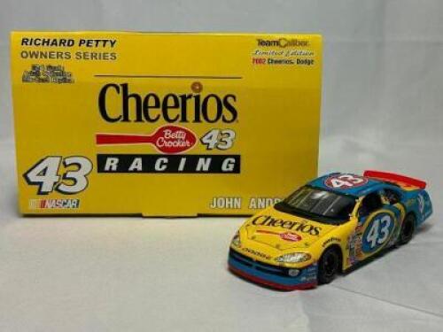 JOHN ANDRETTI #43 CHEERIOS 2002 DODGE INTREPID 1:24 SCALE AUTHENTIC STOCK CAR