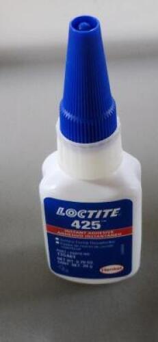 DESCRIPTION: (10) 425 BLUE PLASTIC THREAD LOCKER BRAND/MODEL: LOCTITE 135461 RETAIL$: $35.27 EA SIZE: 0.06FL OZ QTY: 10