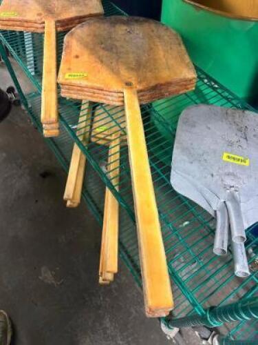 (4) WOODEN PIZZA PEELS
