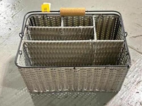 DESCRIPTION: UTENSIL & CONDIMENT CADDY QTY: 1